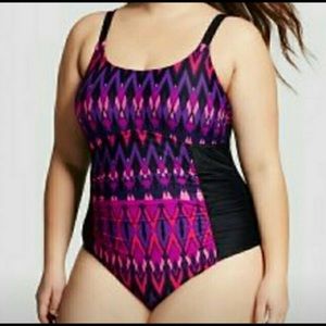Ava & Viv Geometric Print One Piece Swimsuit Plus Size 26W
